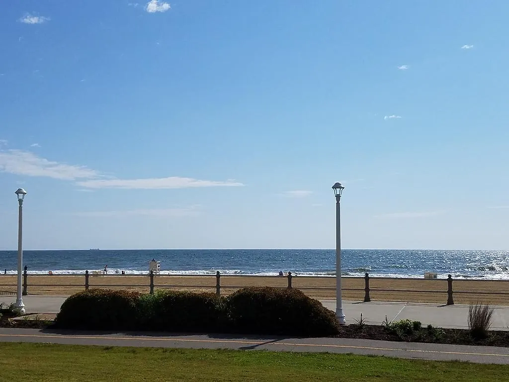 The Breakers Resort Inn Virginia Beach Hotel